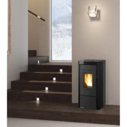 Moira Evo 7 Kw étanche - Poêle à Granulés LA NORDICA EXTRAFLAME 2 Moira Evo 7 Kw étanche - Poêle à Granulés LA NORDICA EXTRAFLAME -Magasin De Cheminées poele granules extraflame moira 2