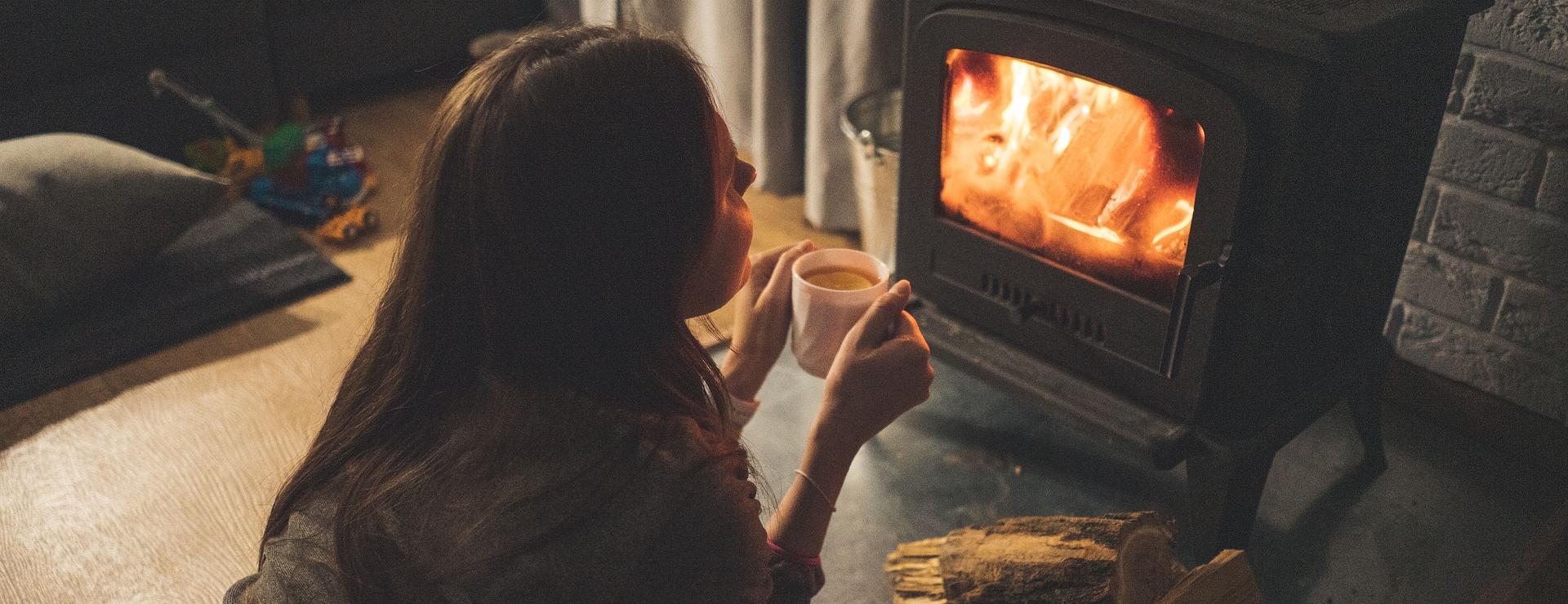 Magasin De Cheminées 17 Magasin De Cheminées -Magasin De Cheminées woman 6795381 1920